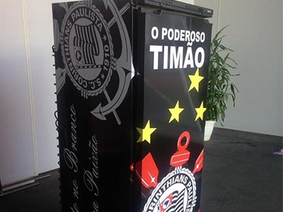 Geladeira adesivada Adesivação de geladeiras