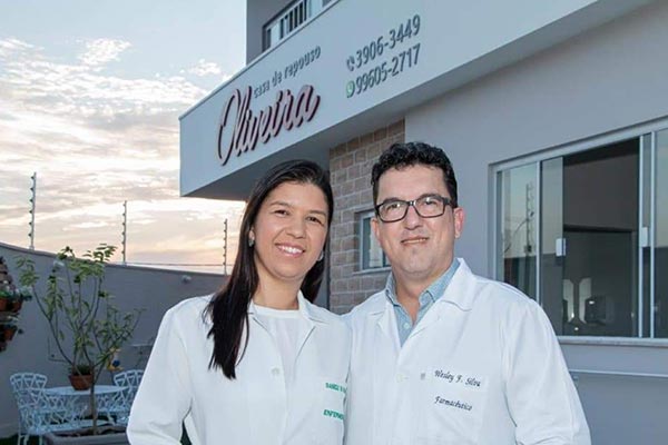 Daniele de Oliveira Silva e Wesley Fernando da Silva Proprietários da casa de repoiso