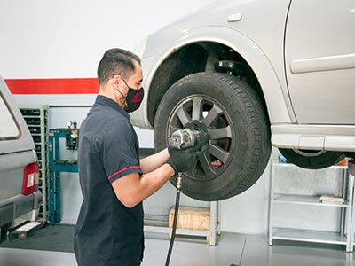 Borracharia com pneus de alta qualidade e das melhores marcas Serviço de borracharia automotiva