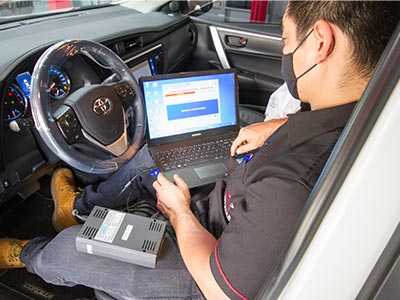Diagnóstico da injeção eletrônica e limpeza de bicos injetores Serviços para o motor do carro