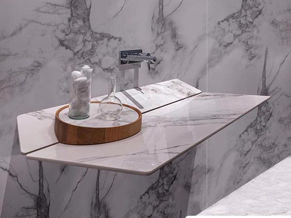 Bancadas feitas em mármore com um design diferenciado Bancadas