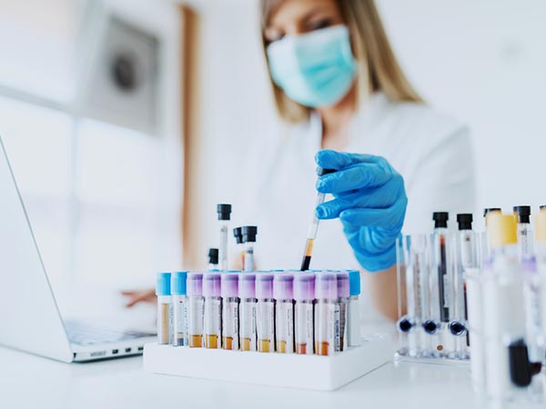 Testes sorológicos, teste de dengue, de DNA e de sexagem fetal Análises clínicas
