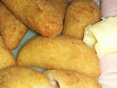 Risoles macios e apetitosos Risoles de pizza