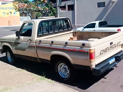 caminhonete para fretes e mudanças de pequeno porte caminhonete para fretes e mudanças de pequeno porte