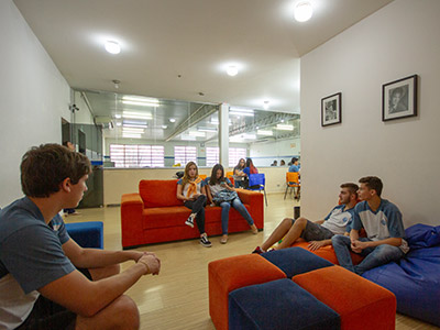 Sala de convivência para os alunos Sala de convivência