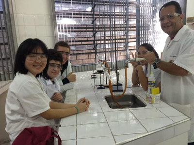 Laboratórios para aulas práticas de Física e Química Laboratório