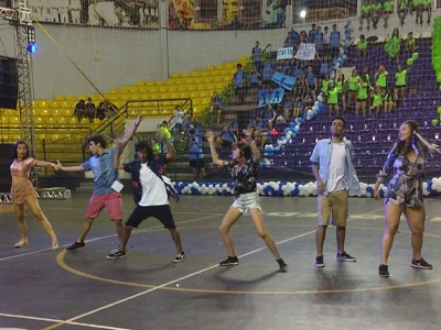 Quadra poliesportiva para atividades Quadra poliesportiva para atividades