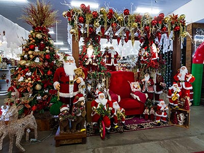 Pinheiros natalinos, estátuas, enfeites e muito mais para decorar a sua casa Artigos natalinos
