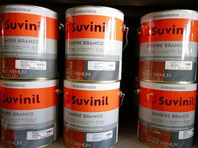 Tinta esmalte para madeiras e metais Tinta esmalte para madeiras e metais