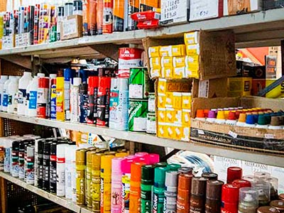 Silicones, corantes e tinta spray Silicones, corantes e tinta spray