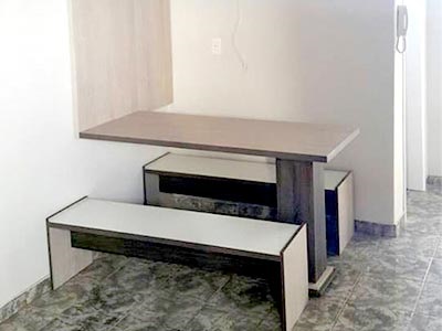 Mesa com bancos Mesa com bancos