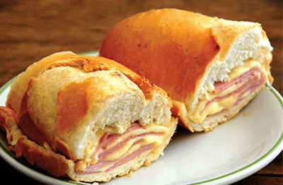 lanches com hambúrguer lanches com presunto e queijo
