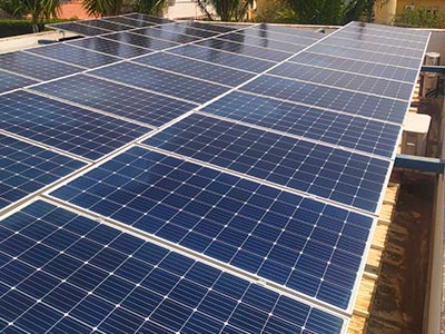 Painéis solares limpos Painéis solares limpos
