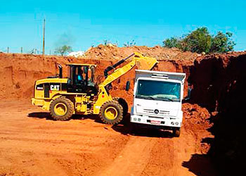 Pá-carregadeira para locação Pá-carregadeira