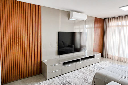 painel sala de TV ripado lateral painel sala de TV ripado lateral