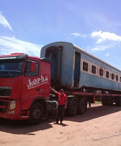 Carreta prancha para transporte de grandes materiais Carreta prancha