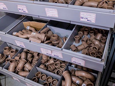 Adaptadores, buchas e luvas soldáveis Acessórios para encanamentos