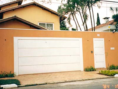 Casa com câmeras de segurança