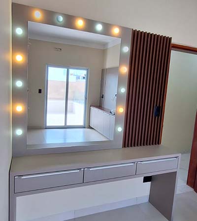 cômoda com espelho iluminado cômoda com espelho iluminado