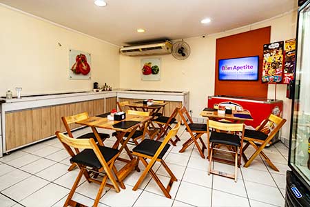 Espaço interno com TV Espaço interno com TV