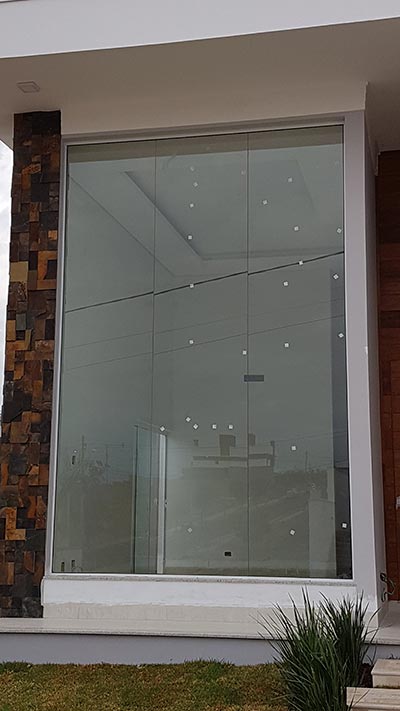 Fechamento de fachada em vidro Fechamento de fachada em vidro
