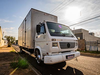 Frota própria Caminhão para transporte de mudança
