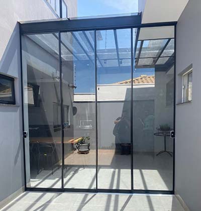 Serviços de vidraçaria Porta de vidro