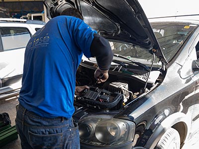 Revisão do alternador, motor de partida e toda a parte elétrica do carro Auto elétrica