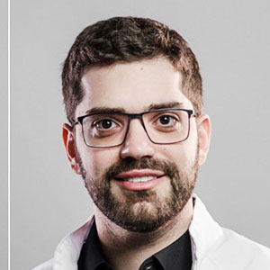 Dr. Leandro Rahal Mestrener Dr. Leandro Rahal Mestrener