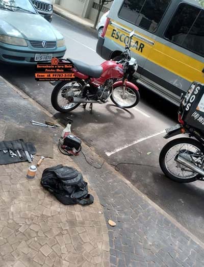 recuperação do pneu furado da moto recuperação do pneu furado da moto