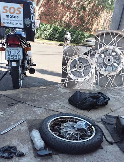 troca do pneu da moto troca do pneu da moto