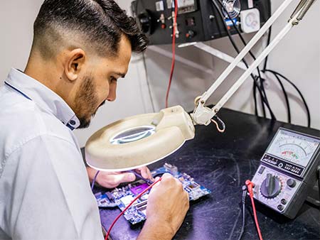 Diagnóstico de componentes eletrônicos Diagnóstico de componentes eletrônicos