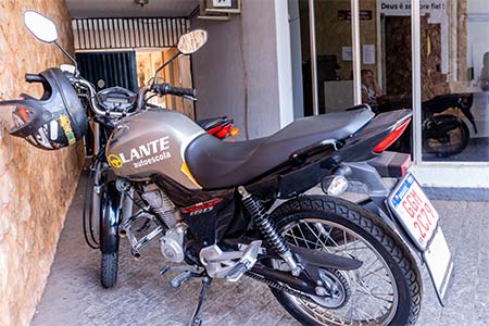 Aulas práticas para aprender a pilotar moto habilitação para pilotar moto