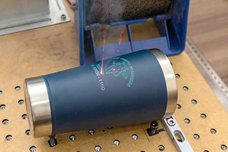 gravação a laser em copo térmico
