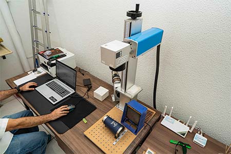 máquina de gravação a laser