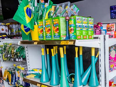 buzinas e bandeiras buzinas e bandeiras
