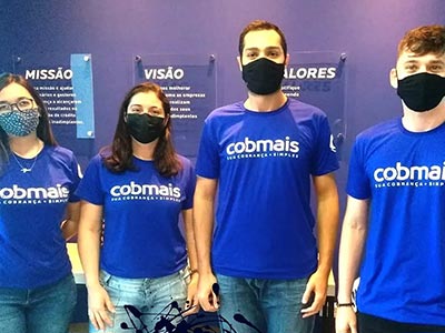 Uniforme para a equipe da Cobmais Uniforme