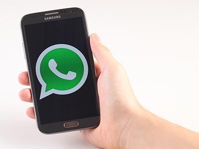Pedir táxi pelo WhatsApp Pedir táxi pelo WhatsApp