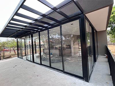 Fechamento de Varanda / Portas em esquadria de alumínio fechamento de varanda e portas em esquadria de alumínio