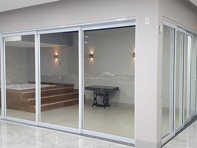 Portas em esquadria de alumínio portas em esquadria de alumínio