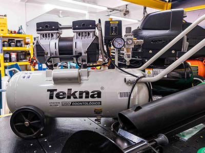 Compressor odontológico Tekna CPSD7040 Compressor odontológico Tekna CPSD7040