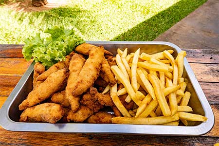Porção de peixe Porção de mandioca