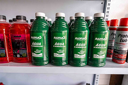 Água bi-desmineralizada água bi-desmineralizada