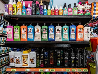 Shampoos, condicionadores e acessórios para o banho Produtos de higiene para pets
