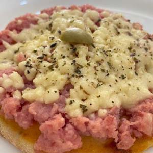 Mini pizza de presunto e queijo Mini pizza de presunto e queijo