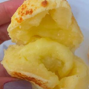 Pão de queijo com requeijão Pão de queijo com requeijão