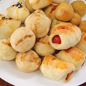 Enroladinho de presunto e queijo Enroladinho de presunto e queijo