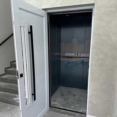 porta de elevador em esquadria de alumínio porta de elevador em esquadria de alumínio