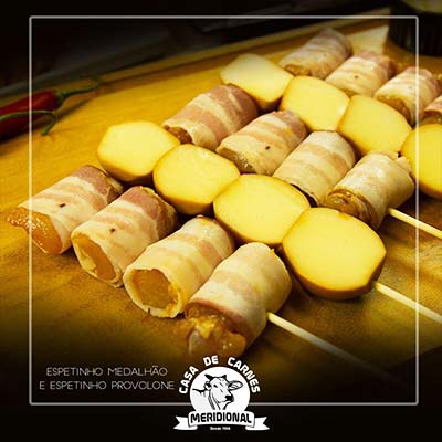 espetinho de medalhão e de provolone espetinho de medalhão e de provolone