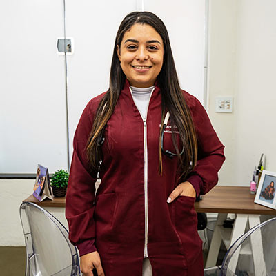 Dra. Mariana Carvalho Araújo | Médica Veterinária | CRMV - 41109 Dra. Mariana Carvalho Araújo